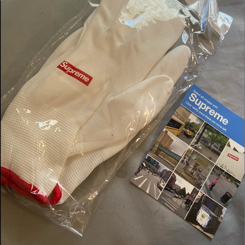 Supreme rubber gloves